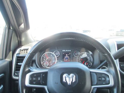 Used 2024 RAM 2500 Big Horn w/ Sport Appearance Package AWD/4WD image 30