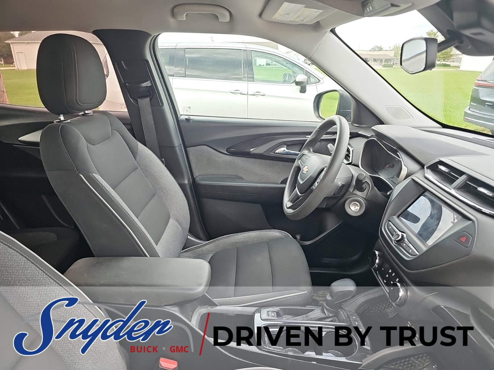 Used 2021 Chevrolet TrailBlazer LS AWD/4WD image 9