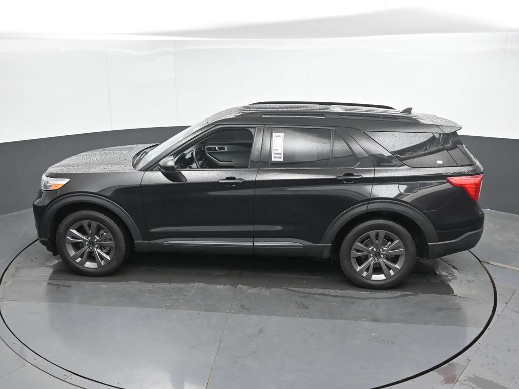 Used 2022 Ford Explorer XLT w/ Equipment Group 202A AWD/4WD image 41