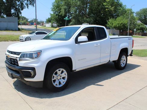 Used 2022 Chevrolet Colorado LT w/ Fleet Safety Package AWD/4WD image 4