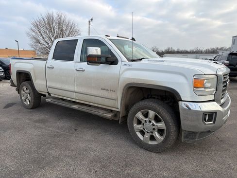 Used 2019 GMC Sierra 2500 SLT image 3