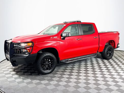 Used 2021 Chevrolet Silverado 1500 Custom Trail Boss w/ LPO, Dark Essentials Package AWD/4WD image 4