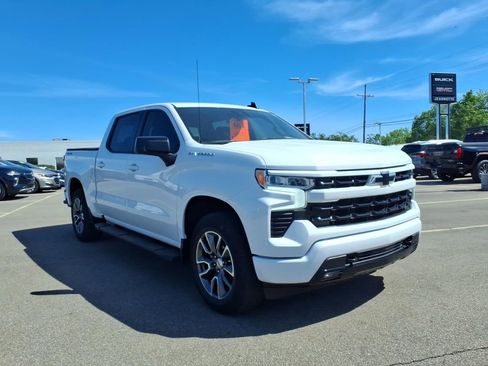 Used 2022 Chevrolet Silverado 1500 RST w/ Convenience Package II AWD/4WD image 3