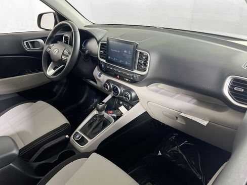 Used 2024 Hyundai Venue SEL FWD image 26
