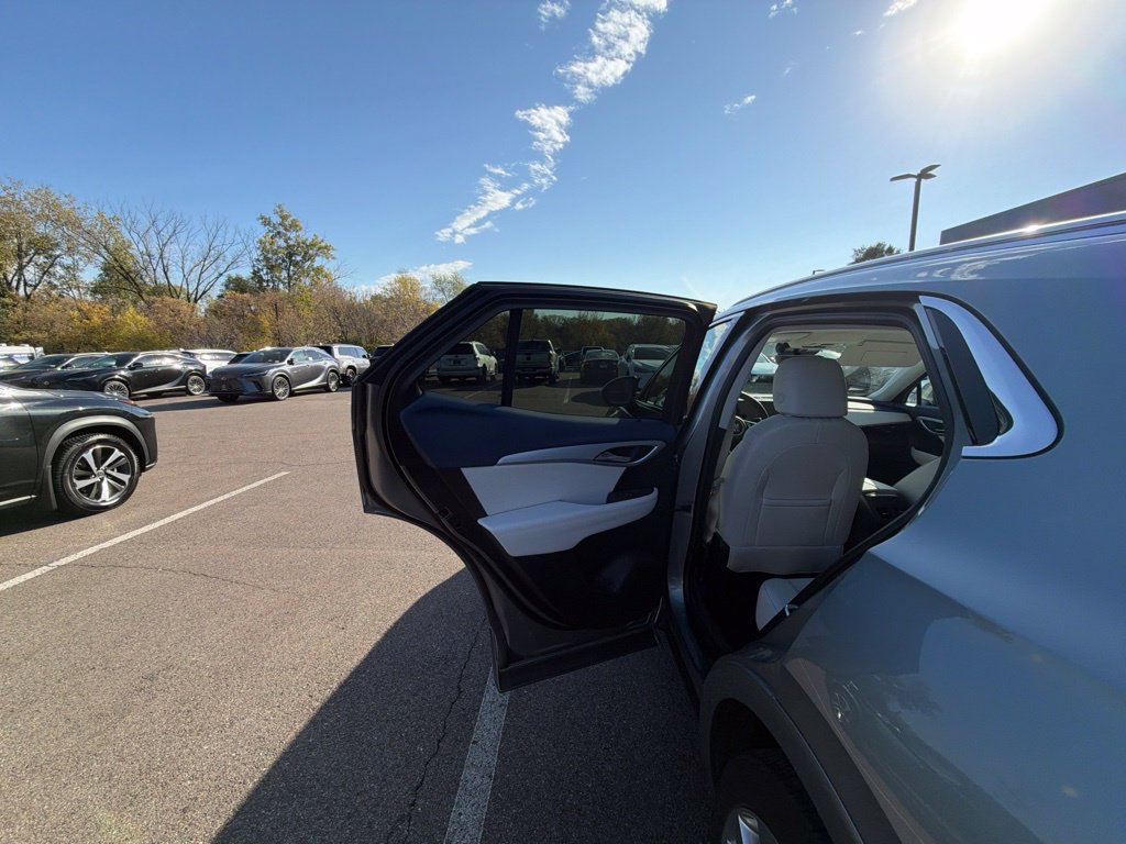 Used 2024 Buick Envision Avenir AWD/4WD image 37
