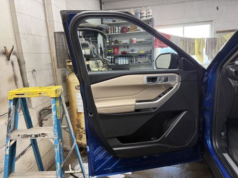 Used 2022 Ford Explorer Limited w/ Hybrid Equipment Group 310A image 39