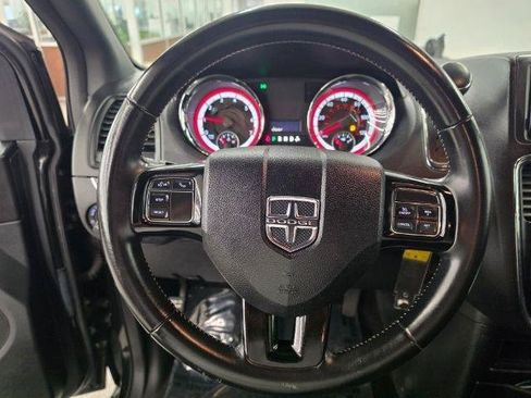 Used 2018 Dodge Grand Caravan SE FWD image 9