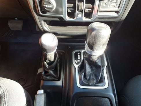 Used 2022 Jeep Wrangler Unlimited Sport AWD/4WD image 27
