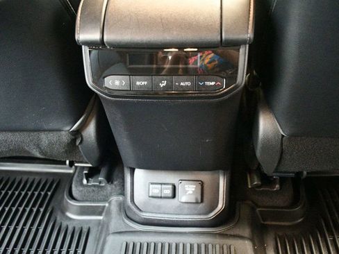 Used 2022 Toyota Highlander Limited image 75