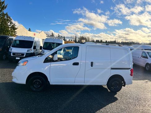 Used 2021 Nissan NV200 SV w/ Back Door Glass Package image 4