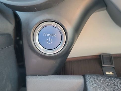 Used 2024 Toyota Sienna XLE FWD image 27