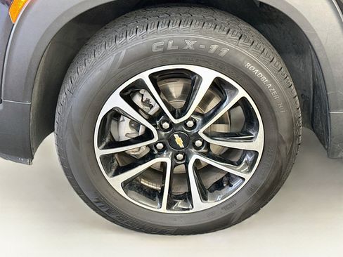 Used 2025 Chevrolet TrailBlazer LT AWD/4WD image 34