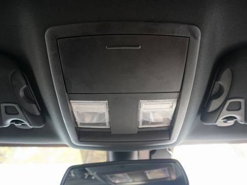 Used 2022 Dodge Challenger SXT image 19