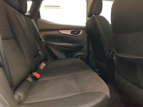 Used 2020 Nissan Rogue Sport S w/ Appearance Package FWD image 19