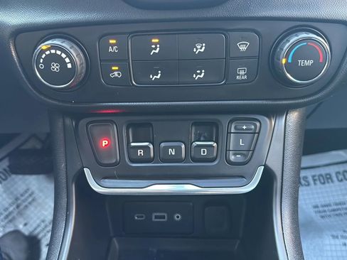 Used 2018 GMC Terrain SLE image 19