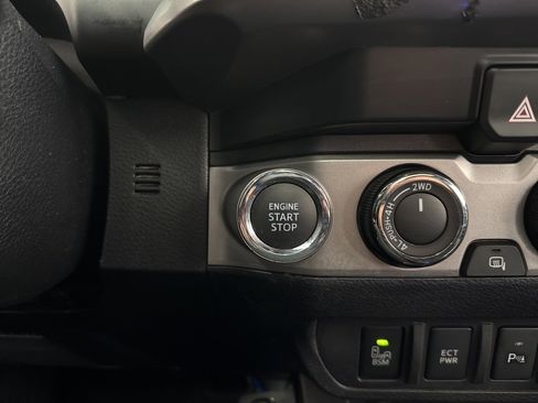 Certified 2021 Toyota Tacoma Limited image 23