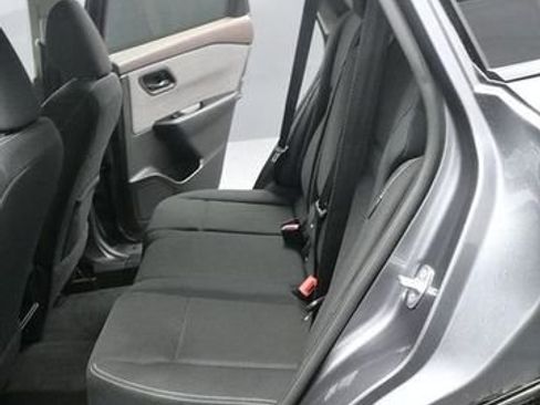 Used 2023 Nissan Rogue S AWD/4WD image 10