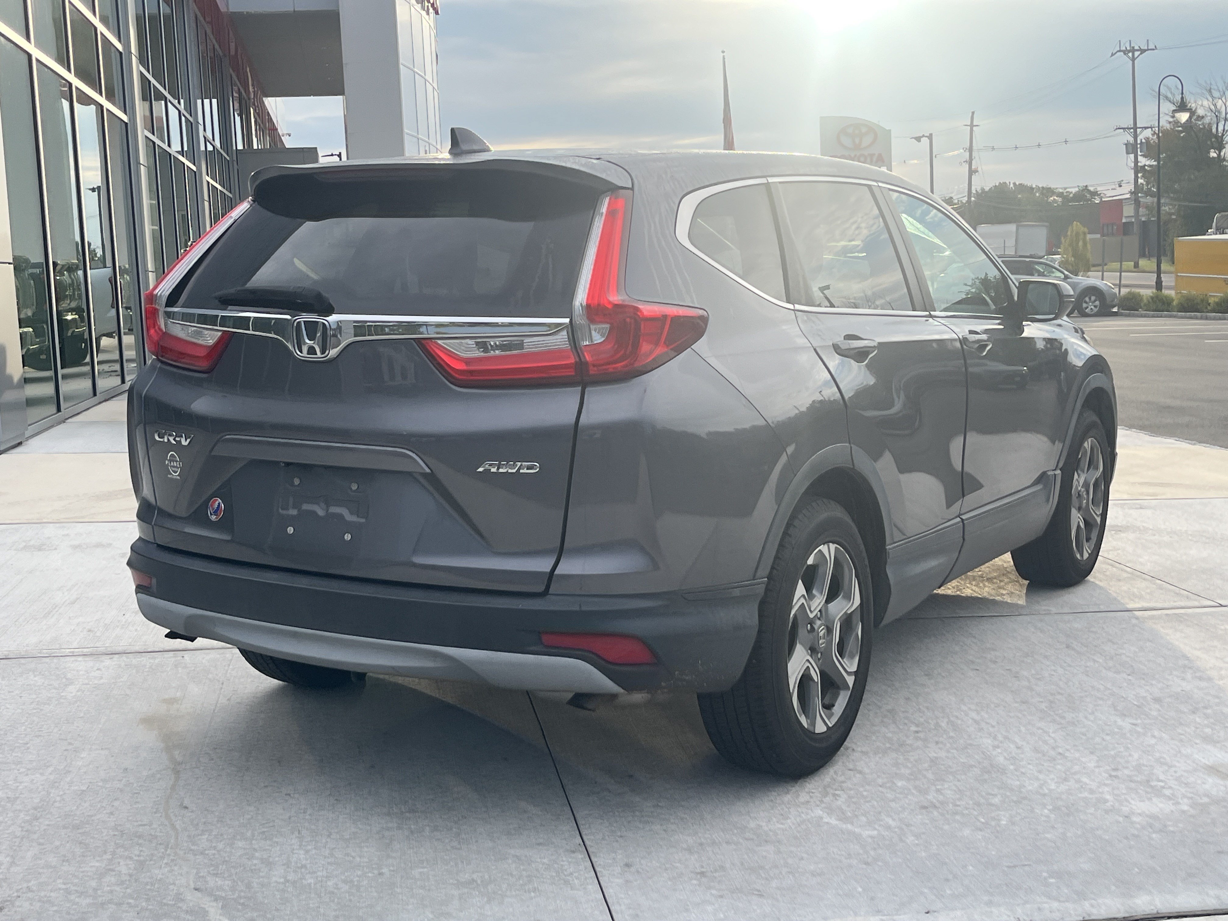 Used 2017 Honda CR-V EX-L image 2