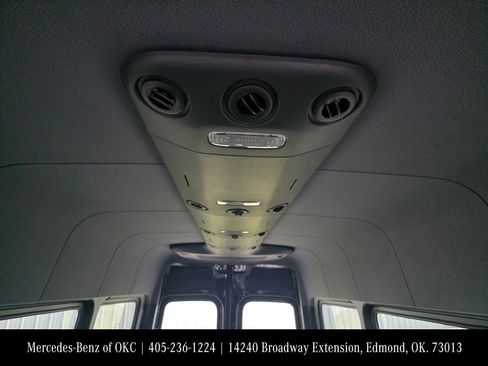 Used 2025 Mercedes-Benz Sprinter 2500 image 10