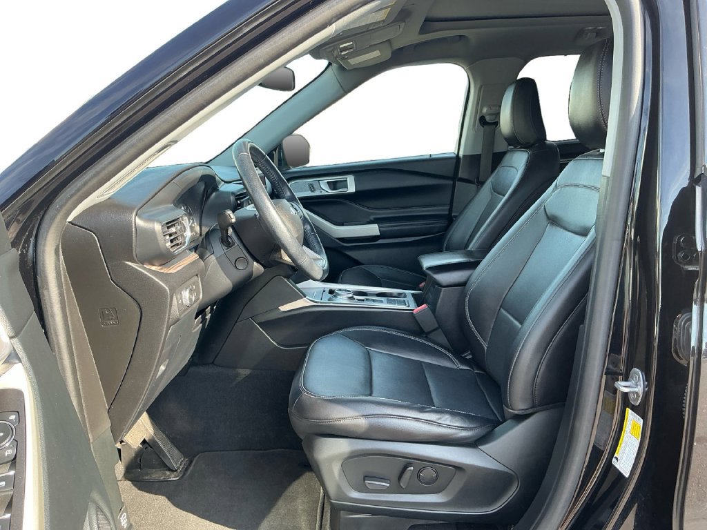 Used 2021 Ford Explorer Limited w/ Equipment Group 301A RWD image 14
