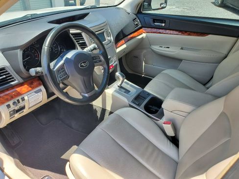 Used 2012 Subaru Outback 2.5i Limited w/ Moonroof Pkg AWD/4WD image 17