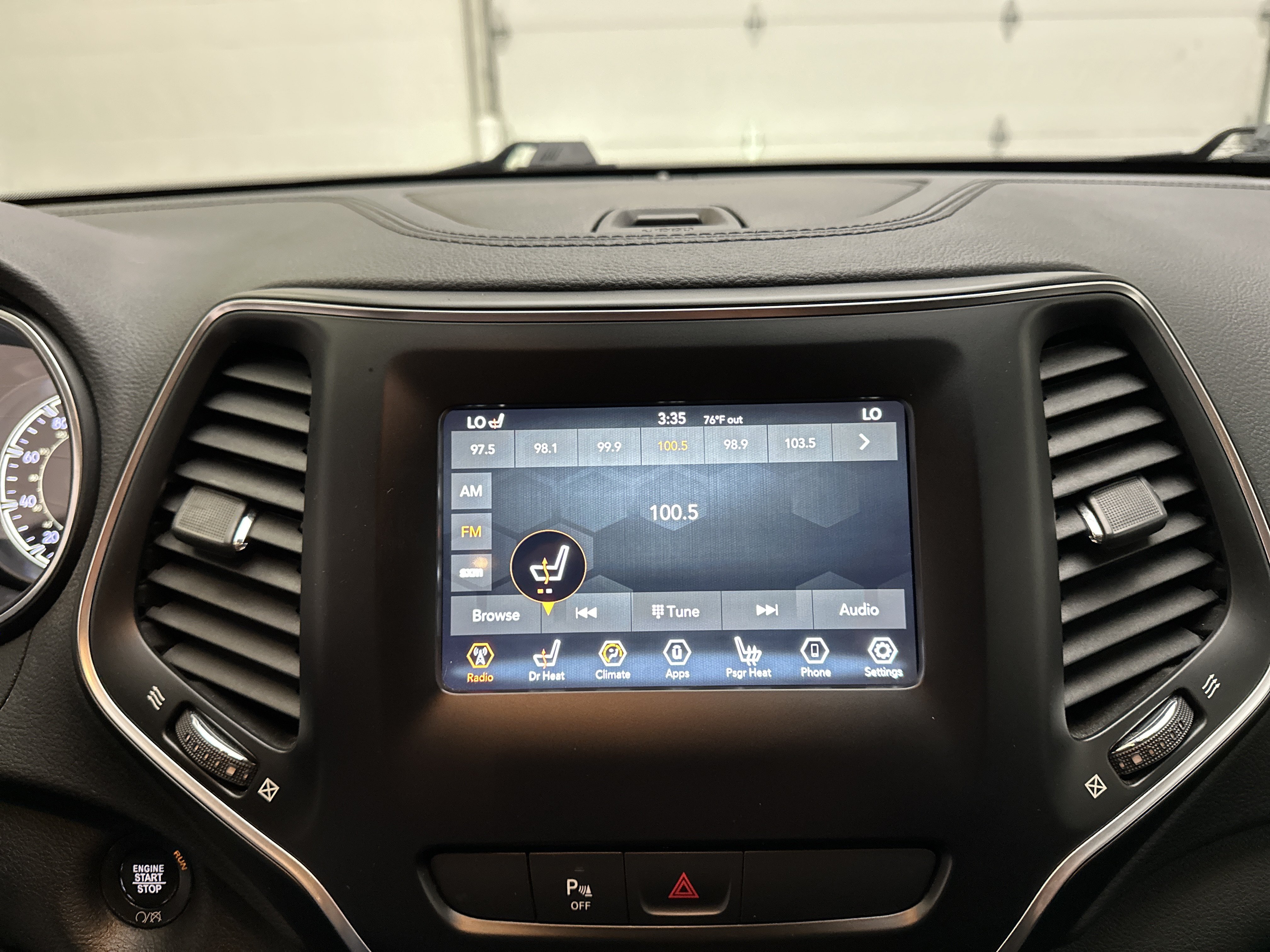 Used 2020 Jeep Cherokee Latitude Plus w/ Comfort/Convenience Group AWD/4WD image 33