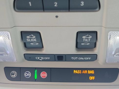 Used 2019 Buick Enclave Essence AWD/4WD image 32
