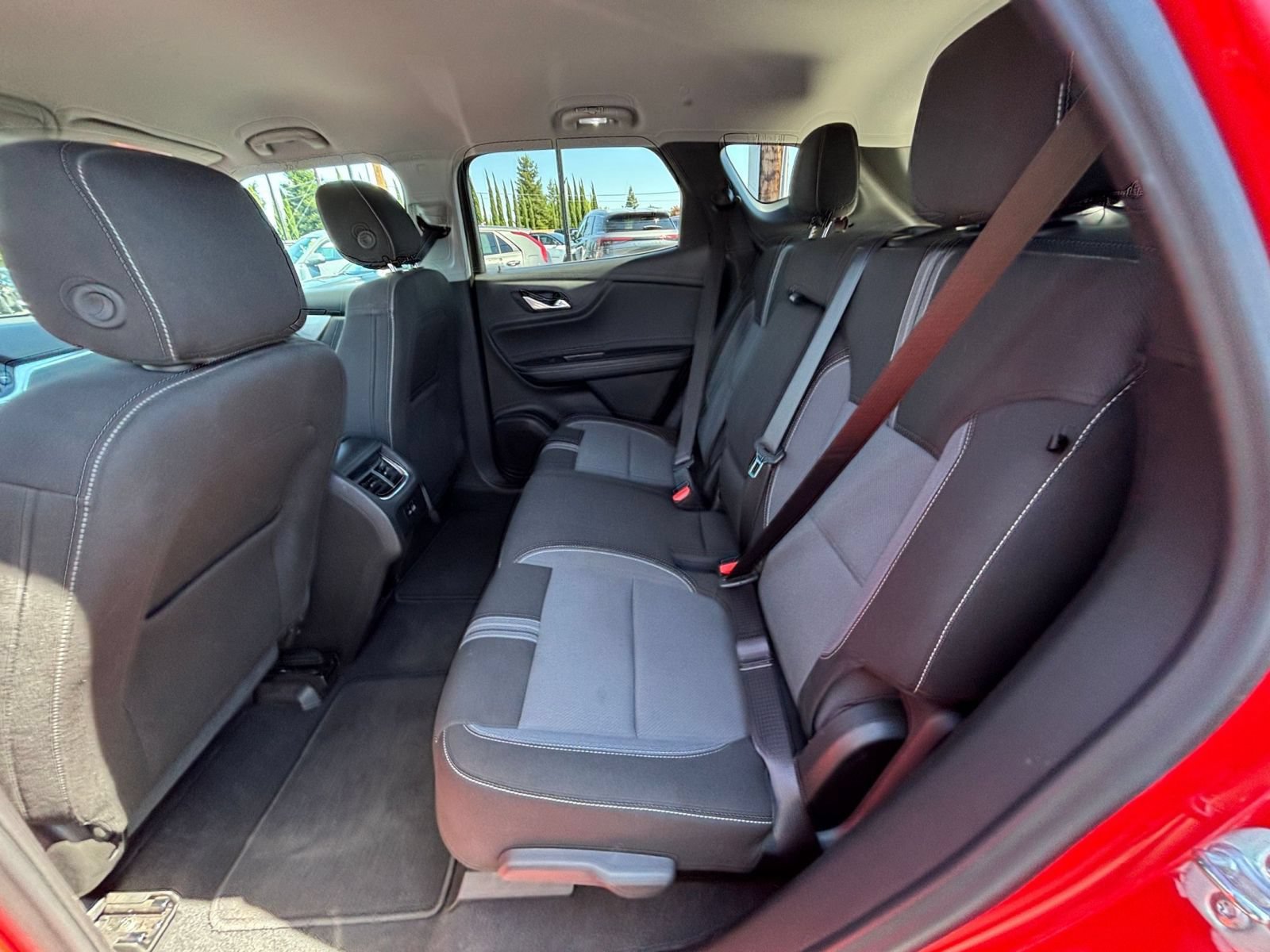 Used 2025 Chevrolet Blazer LT FWD image 27