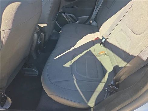 Used 2020 Jeep Renegade Latitude FWD image 18