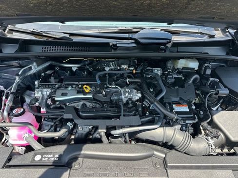 Used 2025 Toyota Prius XLE FWD image 27