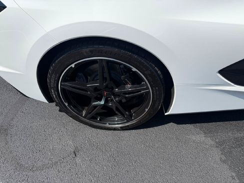 Used 2025 Chevrolet Corvette Stingray Premium Conv w/ Z51 Performance Package RWD image 11