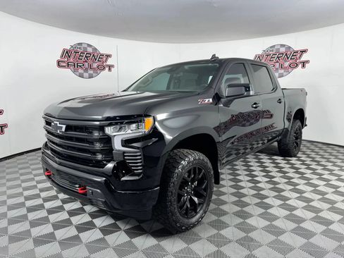 Used 2023 Chevrolet Silverado 1500 LT Trail Boss w/ LPO, Dark Essentials Package AWD/4WD image 3