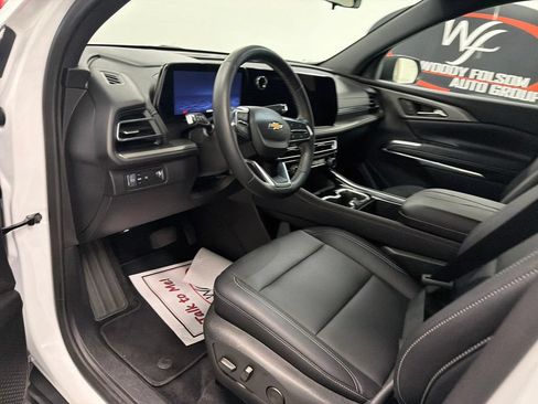 Used 2026 Chevrolet Traverse LT FWD image 13