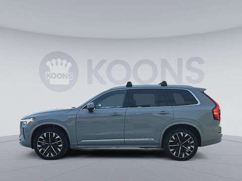 New 2026 Volvo XC90 B6 Plus w/ Protection Package image 2