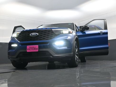 Used 2023 Ford Explorer ST-Line w/ Class IV Trailer Tow Package image 30