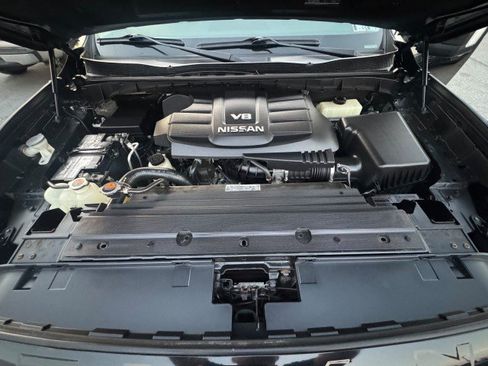 Used 2018 Nissan Titan PRO-4X w/ Pro-4x Convenience Package AWD/4WD image 31