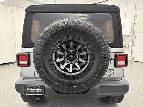 Used 2018 Jeep Wrangler Unlimited Sport S AWD/4WD image 6