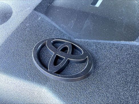 Used 2016 Toyota 4Runner SR5 image 34