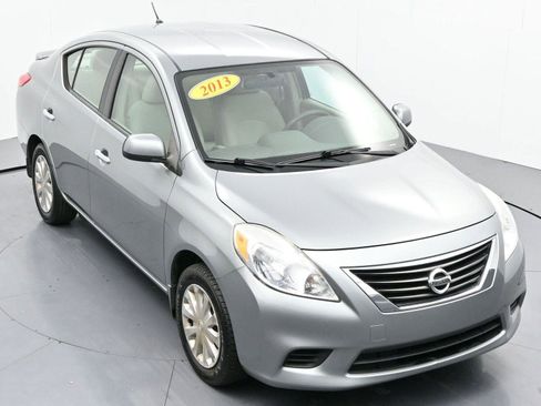 Used 2013 Nissan Versa SV w/ Convenience Pkg image 30