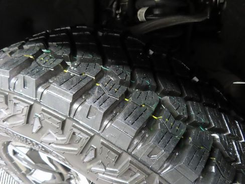 Used 2023 Chevrolet Silverado 1500 ZR2 image 7