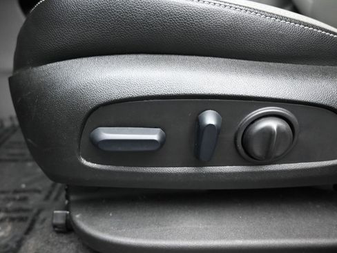 Used 2024 GMC Terrain SLT image 10