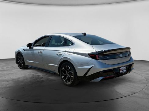 Used 2025 Hyundai Sonata SEL FWD image 7