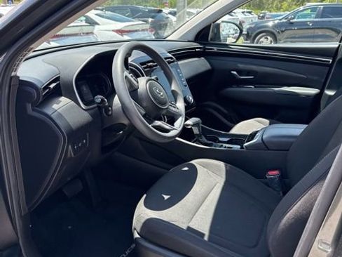 Used 2023 Hyundai Tucson SEL FWD image 3
