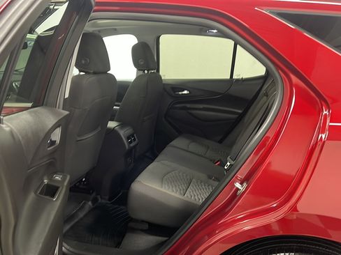 Used 2020 Chevrolet Equinox LT FWD image 16