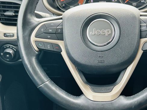 Used 2015 Jeep Cherokee Latitude w/ Cold Weather Group image 12