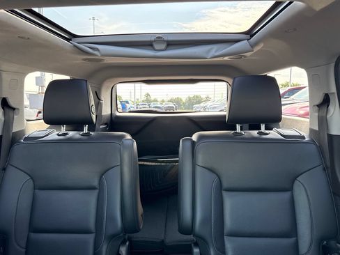 Used 2018 GMC Acadia SLT w/ LPO, Floor Liner Package FWD image 26