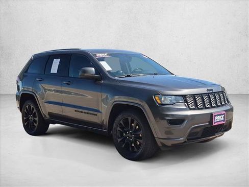 Used 2019 Jeep Grand Cherokee Altitude AWD/4WD image 3