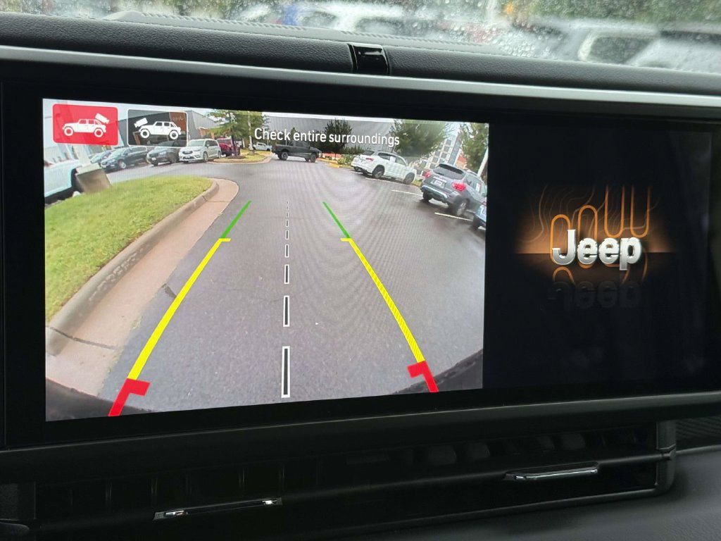 Used 2026 Jeep Wrangler Unlimited Rubicon AWD/4WD image 28