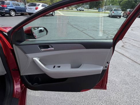 Used 2019 Hyundai Sonata SE FWD image 15