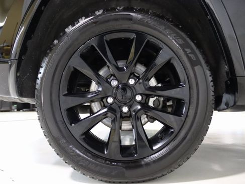 Used 2019 Jeep Grand Cherokee Altitude image 72